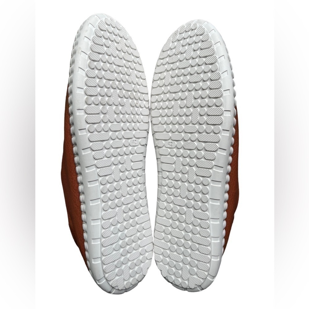 Bueno Womens Size 42 US 11- 11.5Denmark Buttery Leather Slip-On Sneakers Tan. - Picture 8 of 9